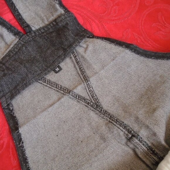 Women's Casual Black Denim Bib Overalls Shorts Adjustable Straps Cuffed Hem Med. - Picture 5 of 5